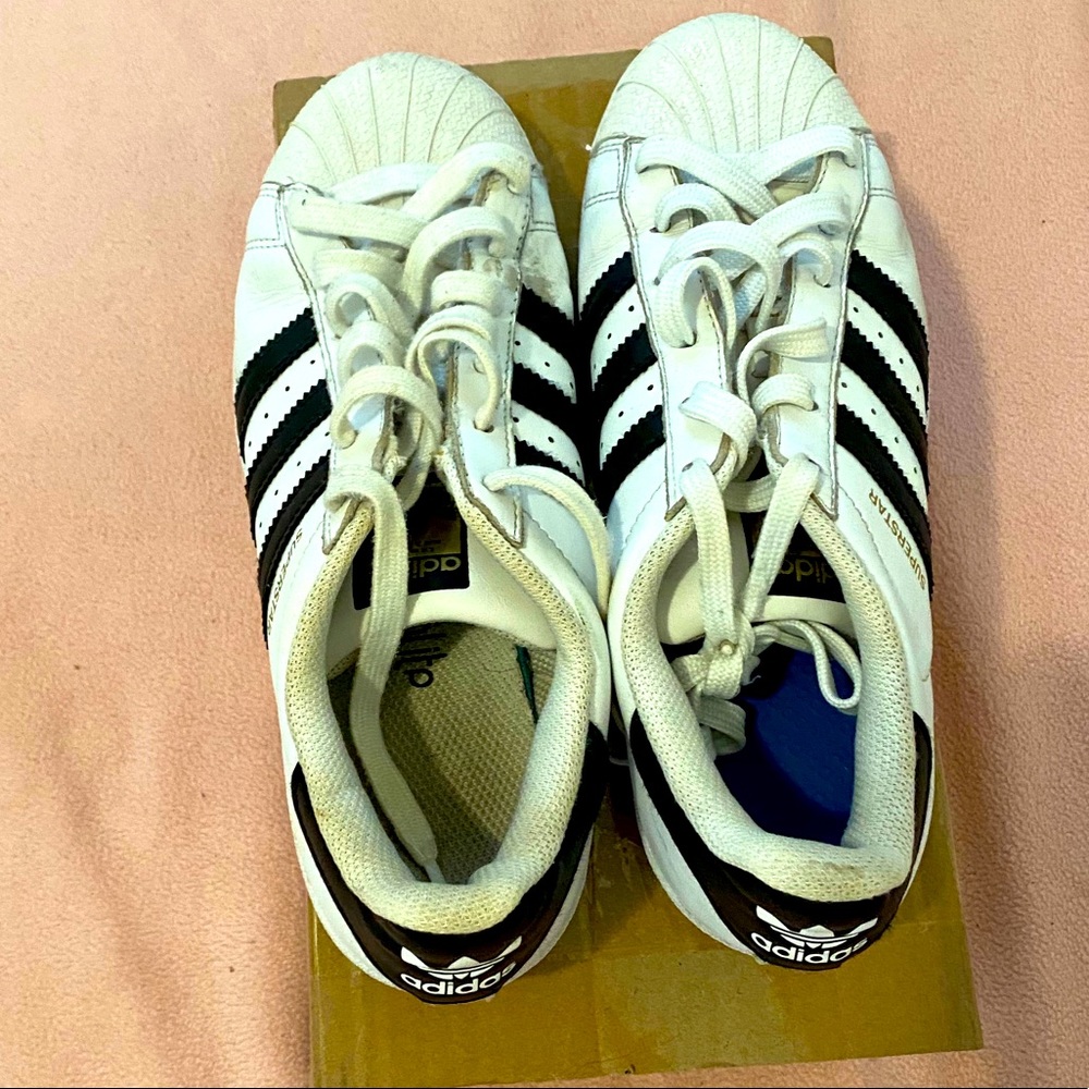 Adidas superstars